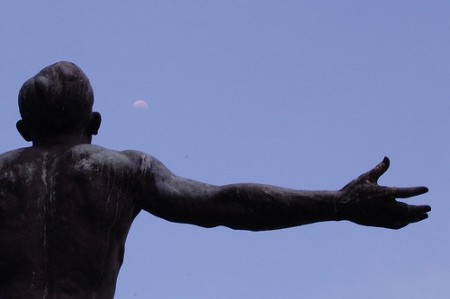 Runner-Statue-Moon